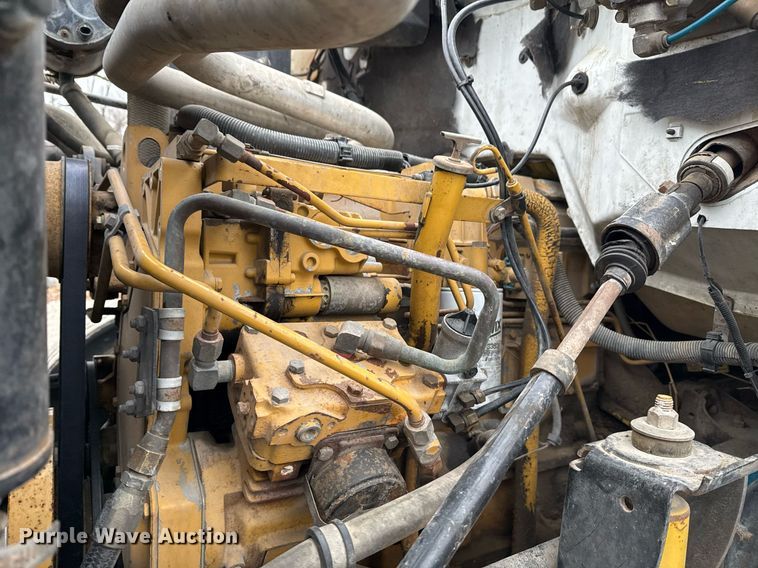 image for item DM5500 1992 Chevrolet Kodiak C8500 drilling rig truck