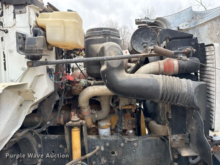 image for item DM5500 1992 Chevrolet Kodiak C8500 drilling rig truck