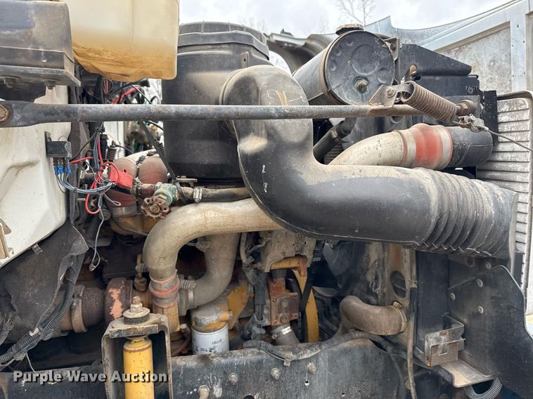 image for item DM5500 1992 Chevrolet Kodiak C8500 drilling rig truck