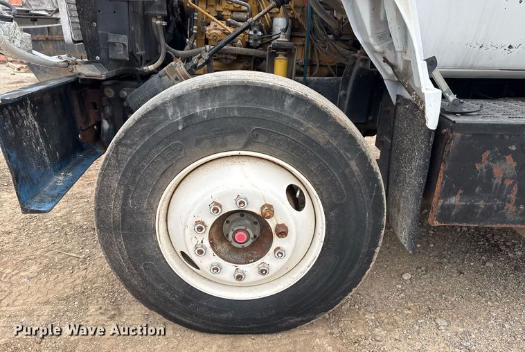 image for item DM5500 1992 Chevrolet Kodiak C8500 drilling rig truck