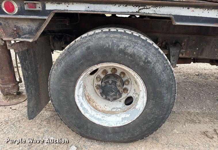 image for item DM5500 1992 Chevrolet Kodiak C8500 drilling rig truck