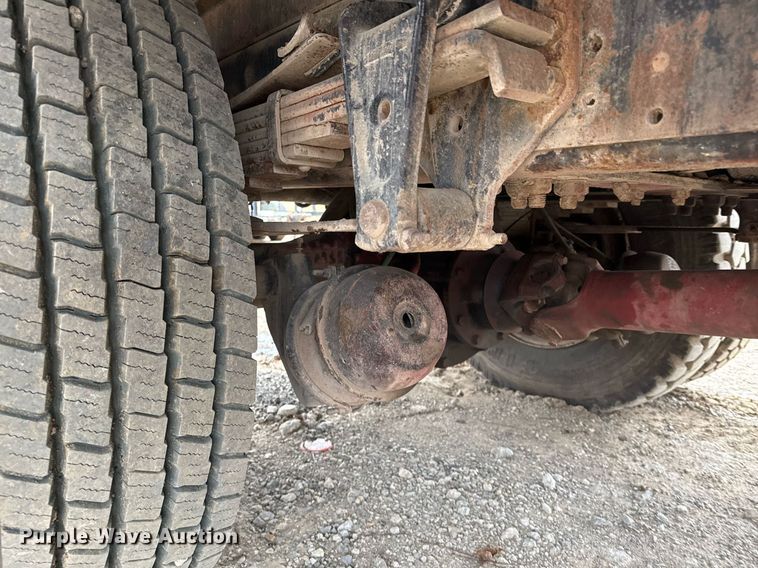 image for item DM5500 1992 Chevrolet Kodiak C8500 drilling rig truck