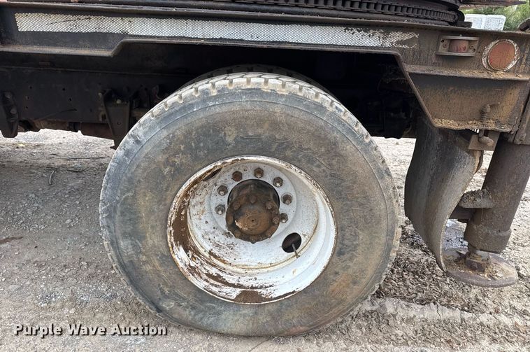 image for item DM5500 1992 Chevrolet Kodiak C8500 drilling rig truck