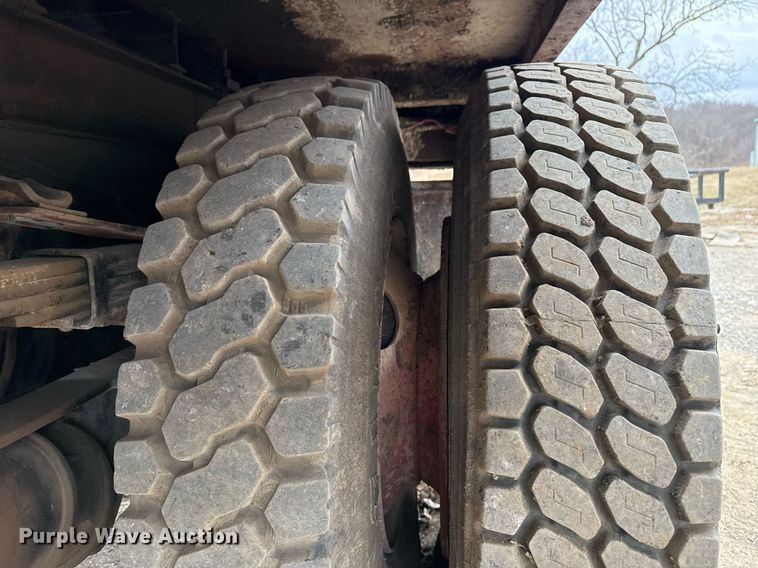 image for item DM5500 1992 Chevrolet Kodiak C8500 drilling rig truck