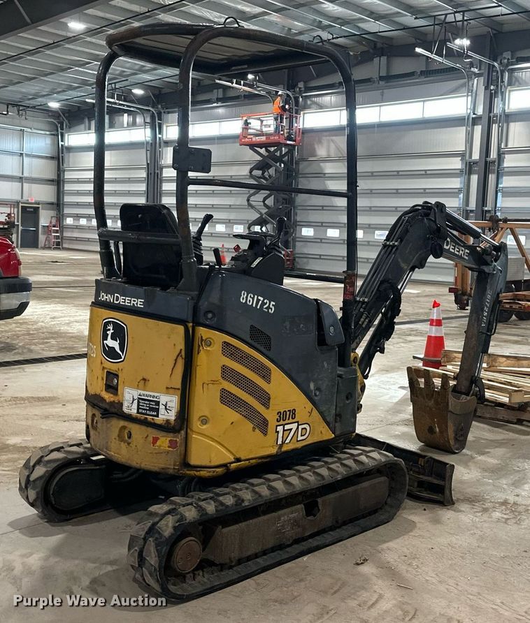 image for item DN0927 2011 John Deere 17D mini excavator