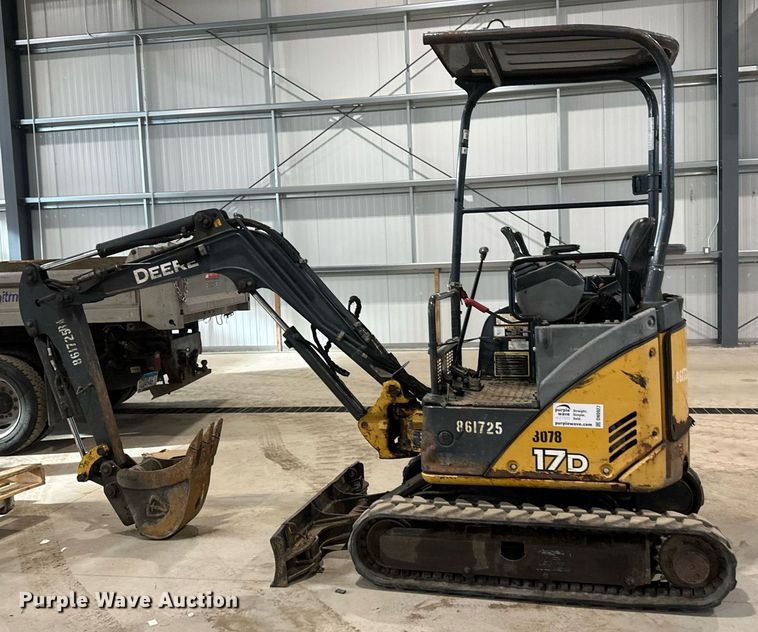 image for item DN0927 2011 John Deere 17D mini excavator