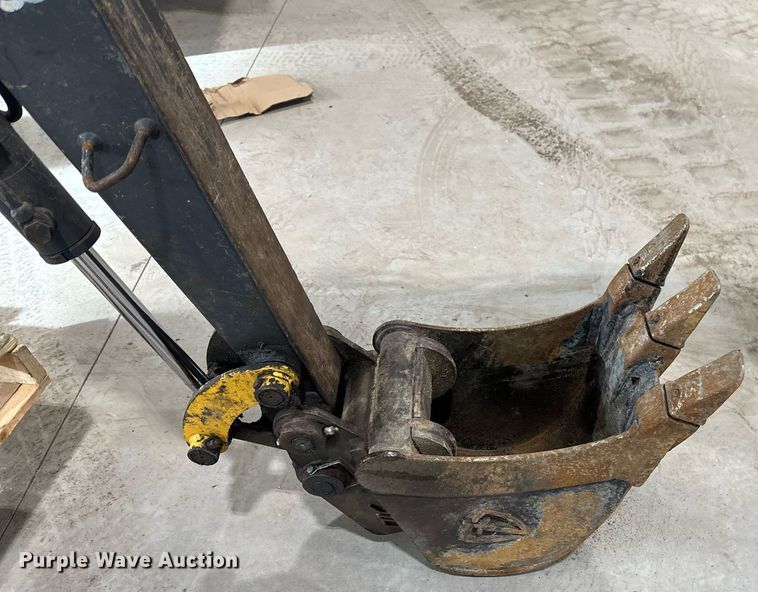 image for item DN0927 2011 John Deere 17D mini excavator