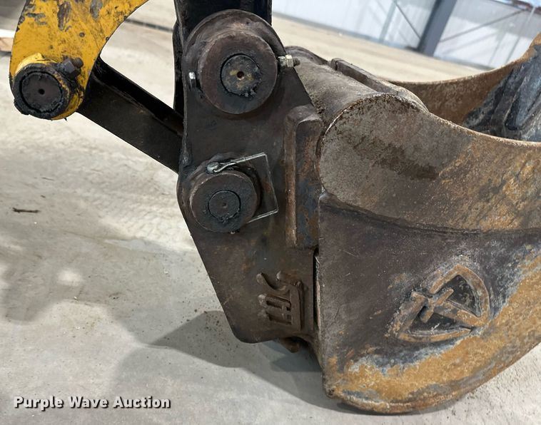 image for item DN0927 2011 John Deere 17D mini excavator