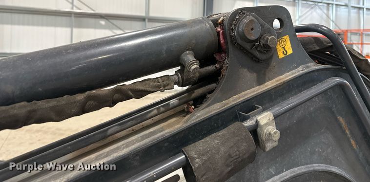 image for item DN0927 2011 John Deere 17D mini excavator