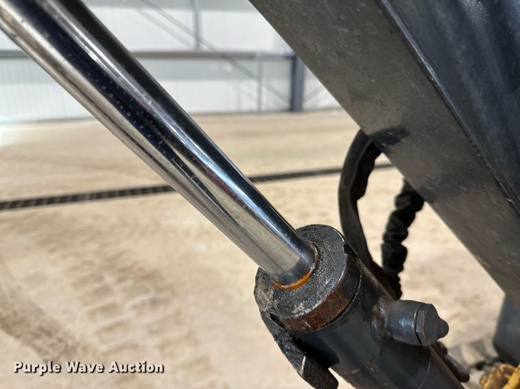 image for item DN0927 2011 John Deere 17D mini excavator