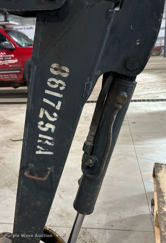 image for item DN0927 2011 John Deere 17D mini excavator