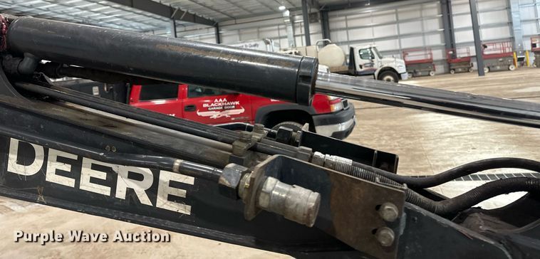 image for item DN0927 2011 John Deere 17D mini excavator