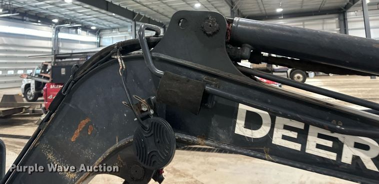 image for item DN0927 2011 John Deere 17D mini excavator