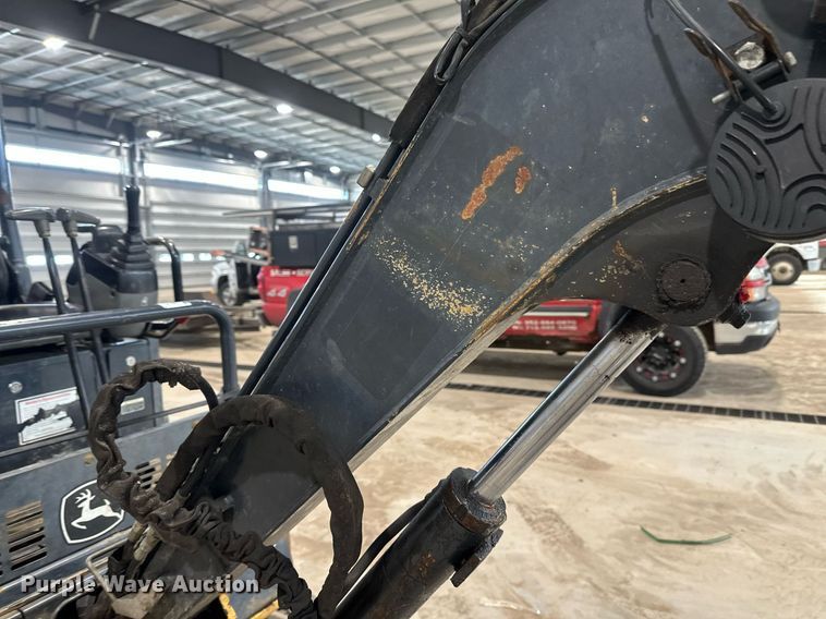 image for item DN0927 2011 John Deere 17D mini excavator