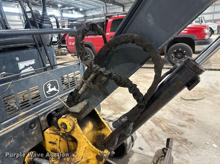 image for item DN0927 2011 John Deere 17D mini excavator