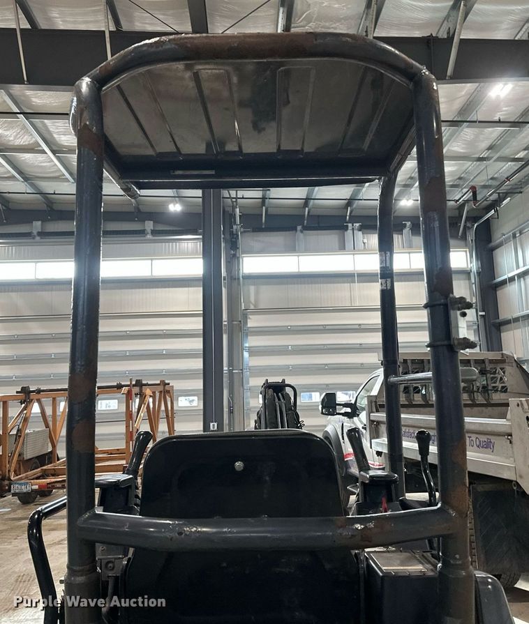 image for item DN0927 2011 John Deere 17D mini excavator