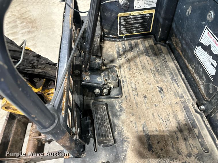 image for item DN0927 2011 John Deere 17D mini excavator