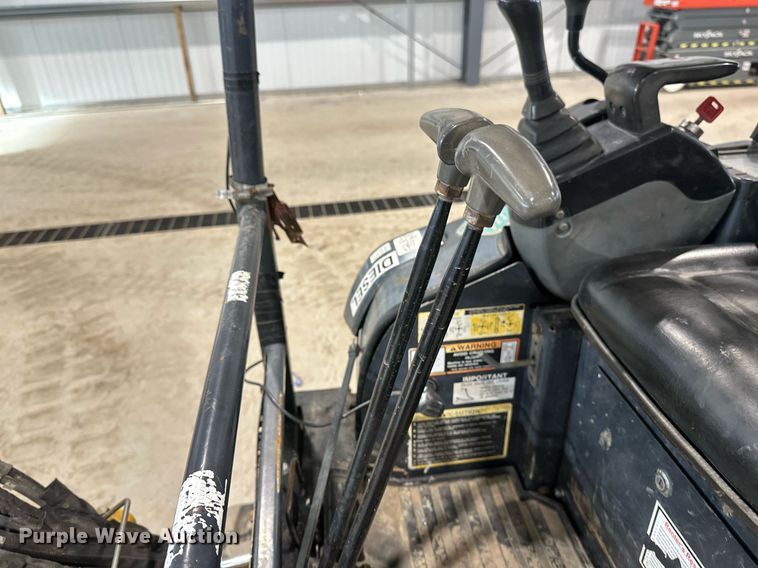 image for item DN0927 2011 John Deere 17D mini excavator