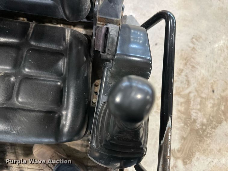 image for item DN0927 2011 John Deere 17D mini excavator