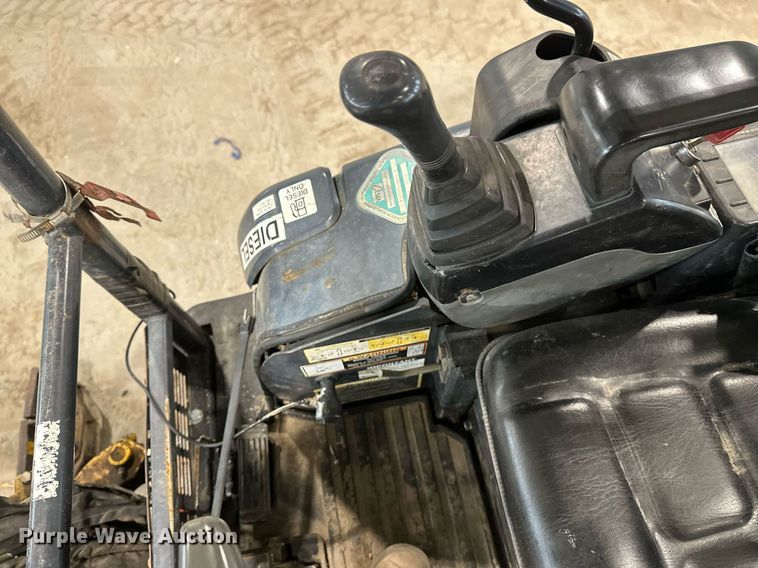 image for item DN0927 2011 John Deere 17D mini excavator