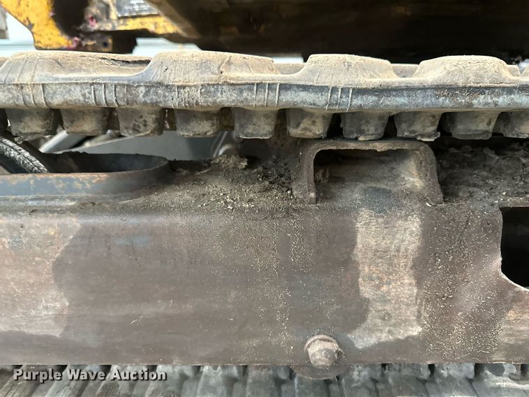 image for item DN0927 2011 John Deere 17D mini excavator