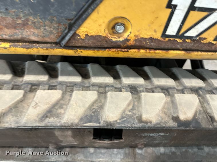 image for item DN0927 2011 John Deere 17D mini excavator