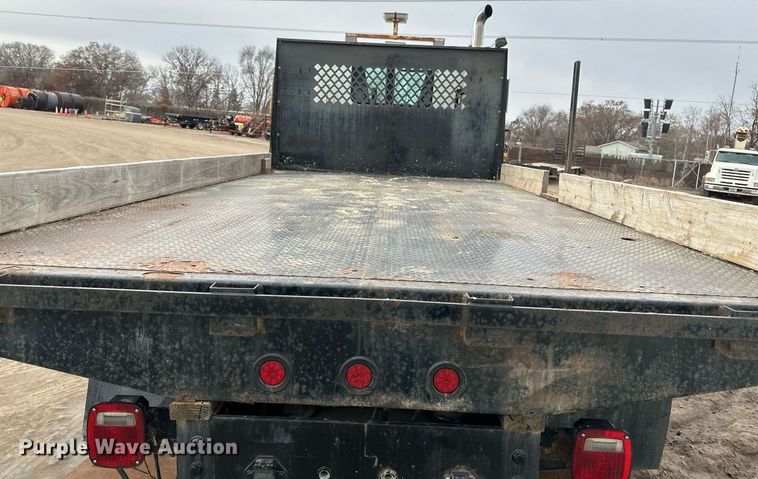 image for item DN0928 2001 International  9400I flatbed truck