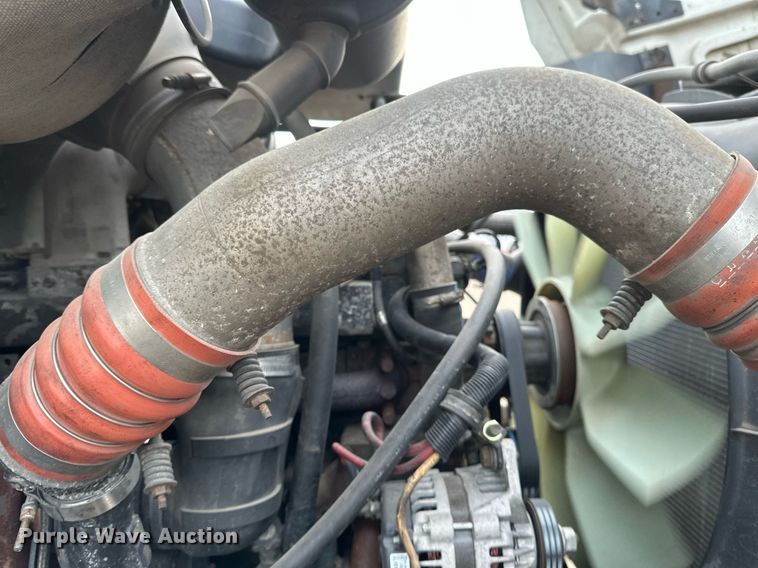 image for item DN0928 2001 International  9400I flatbed truck