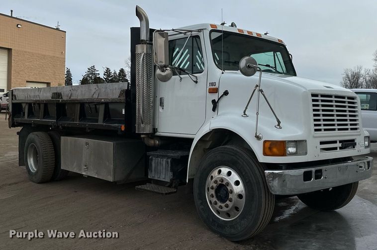 image for item DN0931 2002 International  8100 dump flatbed truck