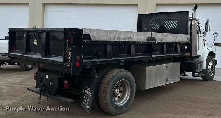 image for item DN0931 2002 International  8100 dump flatbed truck