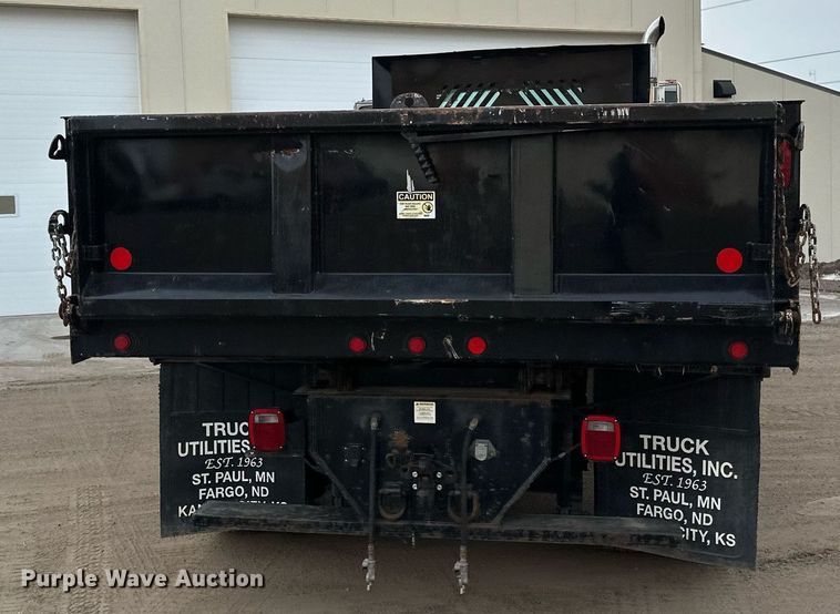 image for item DN0931 2002 International  8100 dump flatbed truck
