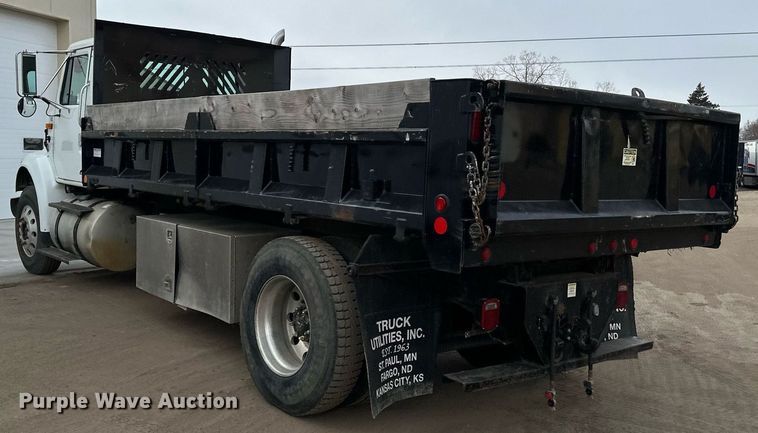 image for item DN0931 2002 International  8100 dump flatbed truck