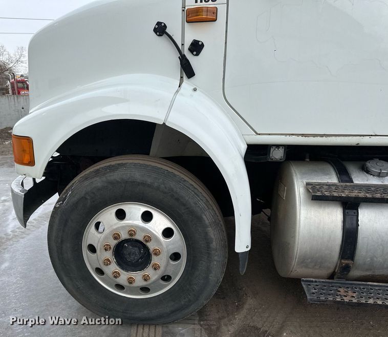 image for item DN0931 2002 International  8100 dump flatbed truck