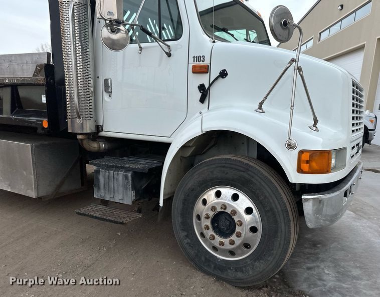 image for item DN0931 2002 International  8100 dump flatbed truck