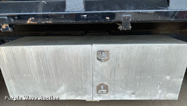 image for item DN0931 2002 International  8100 dump flatbed truck