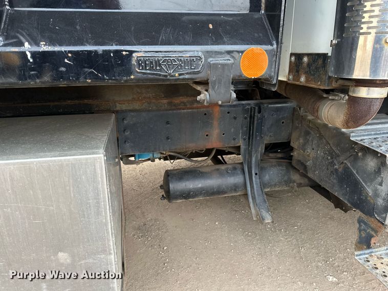 image for item DN0931 2002 International  8100 dump flatbed truck