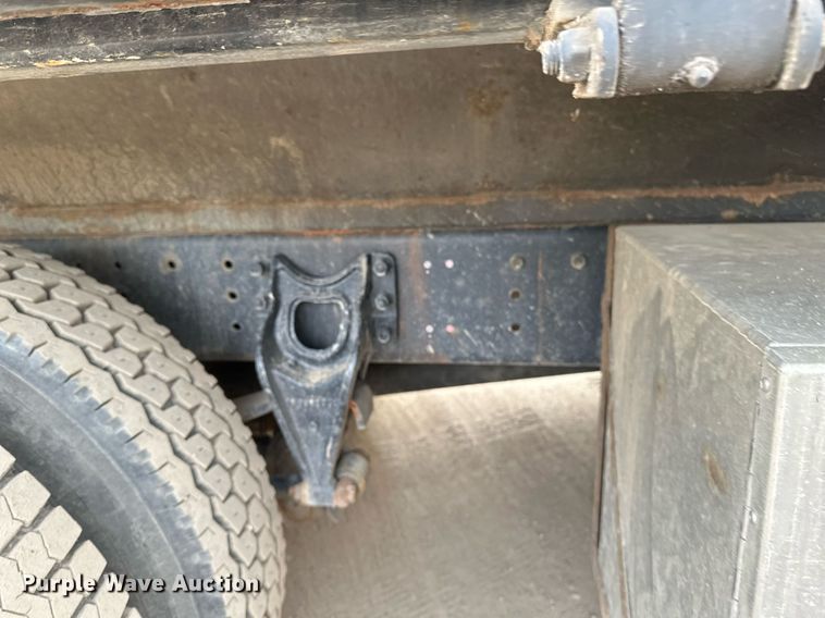 image for item DN0931 2002 International  8100 dump flatbed truck