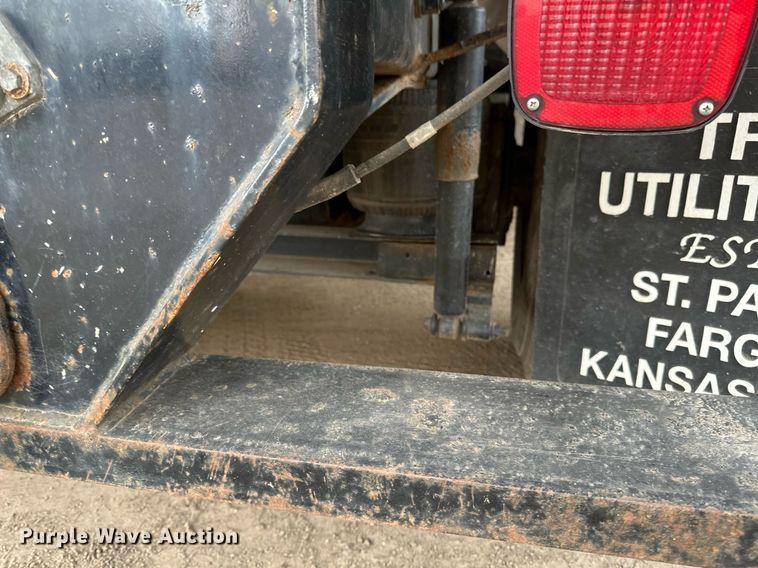 image for item DN0931 2002 International  8100 dump flatbed truck