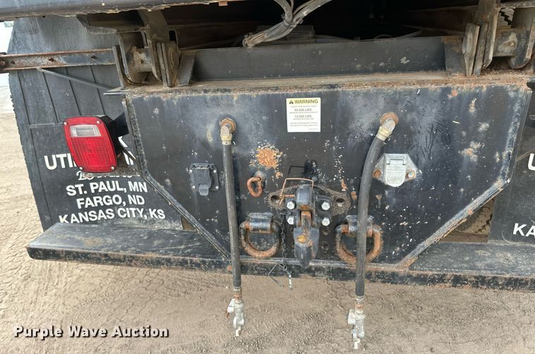 image for item DN0931 2002 International  8100 dump flatbed truck