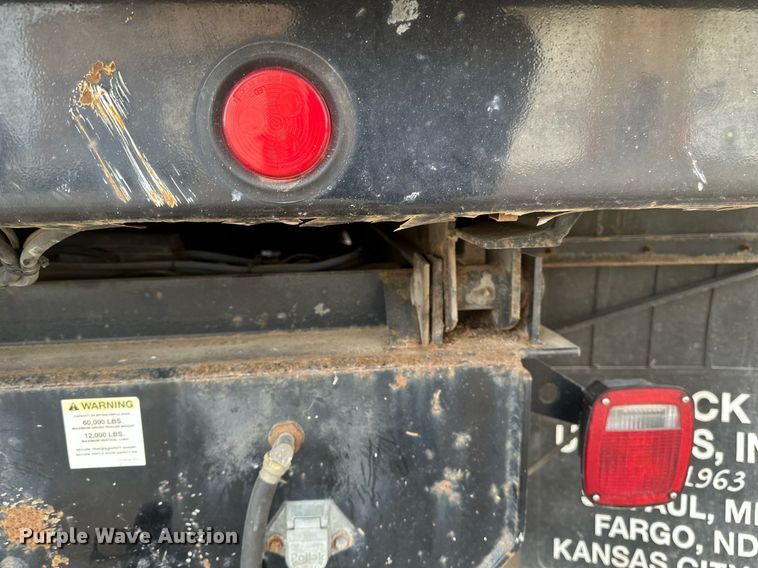 image for item DN0931 2002 International  8100 dump flatbed truck