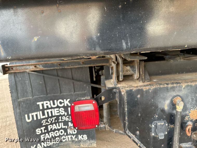 image for item DN0931 2002 International  8100 dump flatbed truck