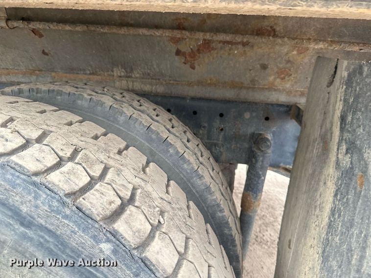 image for item DN0931 2002 International  8100 dump flatbed truck