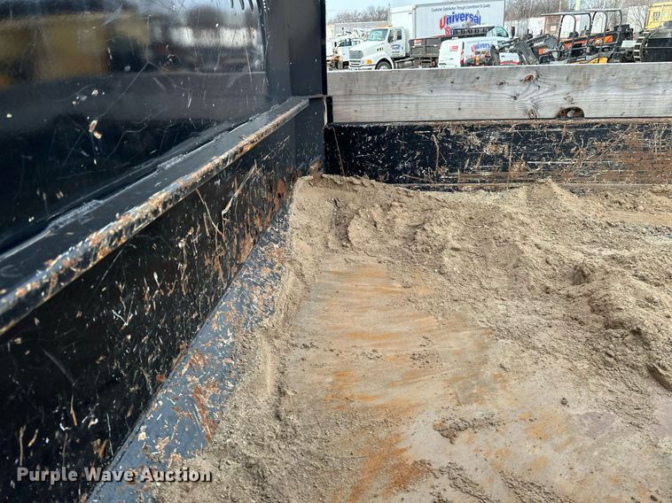 image for item DN0931 2002 International  8100 dump flatbed truck