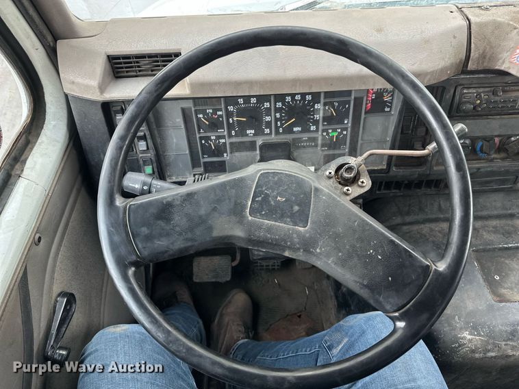 image for item DN0931 2002 International  8100 dump flatbed truck