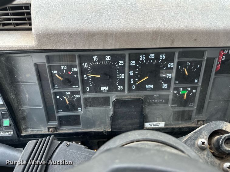 image for item DN0931 2002 International  8100 dump flatbed truck