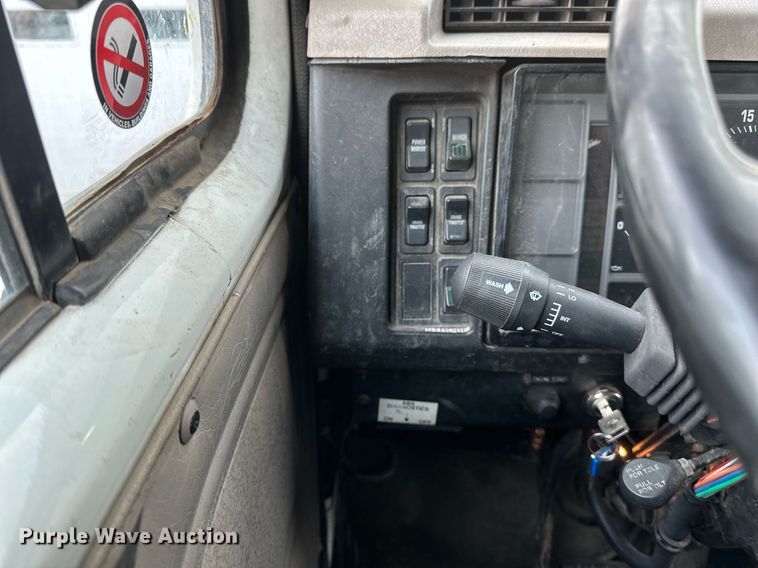 image for item DN0931 2002 International  8100 dump flatbed truck