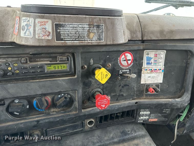 image for item DN0931 2002 International  8100 dump flatbed truck