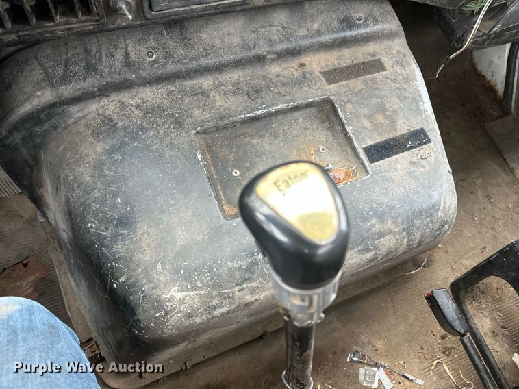 image for item DN0931 2002 International  8100 dump flatbed truck