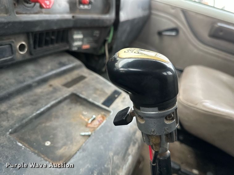 image for item DN0931 2002 International  8100 dump flatbed truck