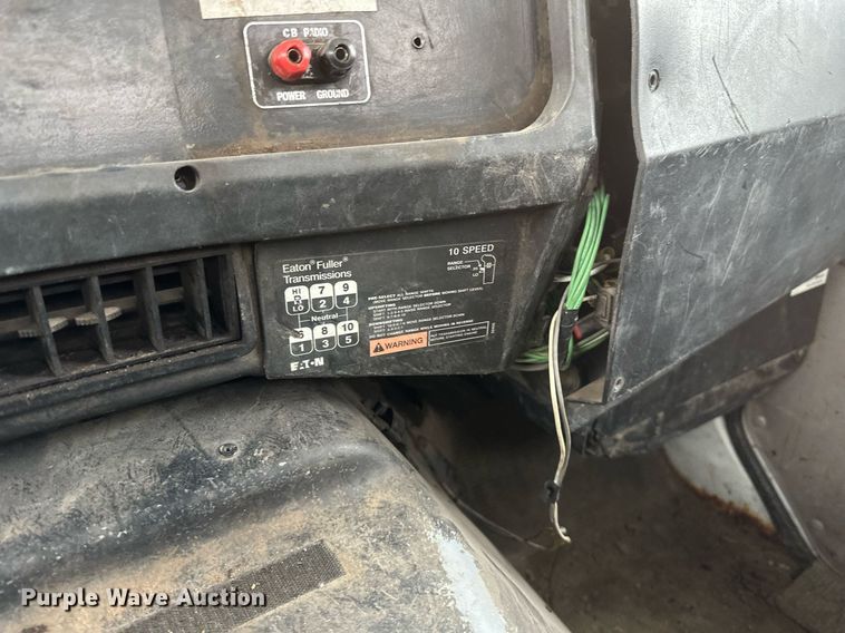 image for item DN0931 2002 International  8100 dump flatbed truck